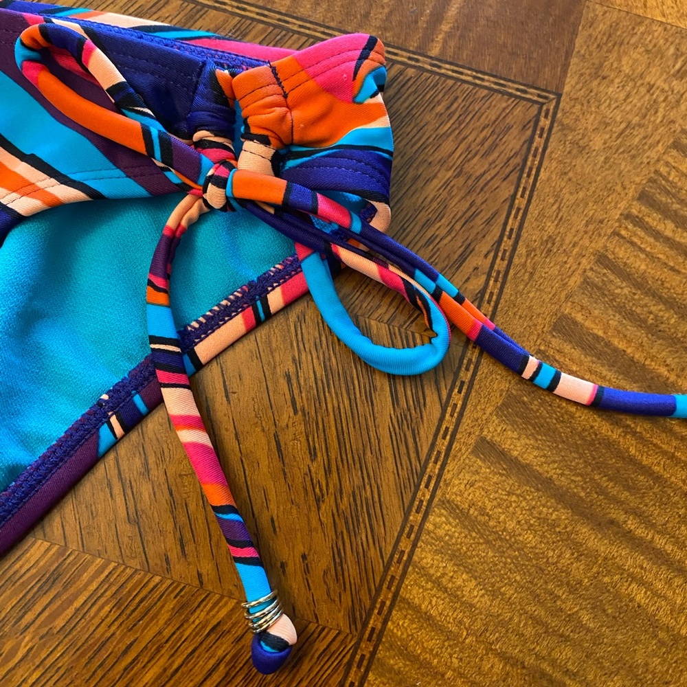 Roxy Size Large 70S LOWRIDER TIE SIDE Bikini NWT - Picture 3 of 9
